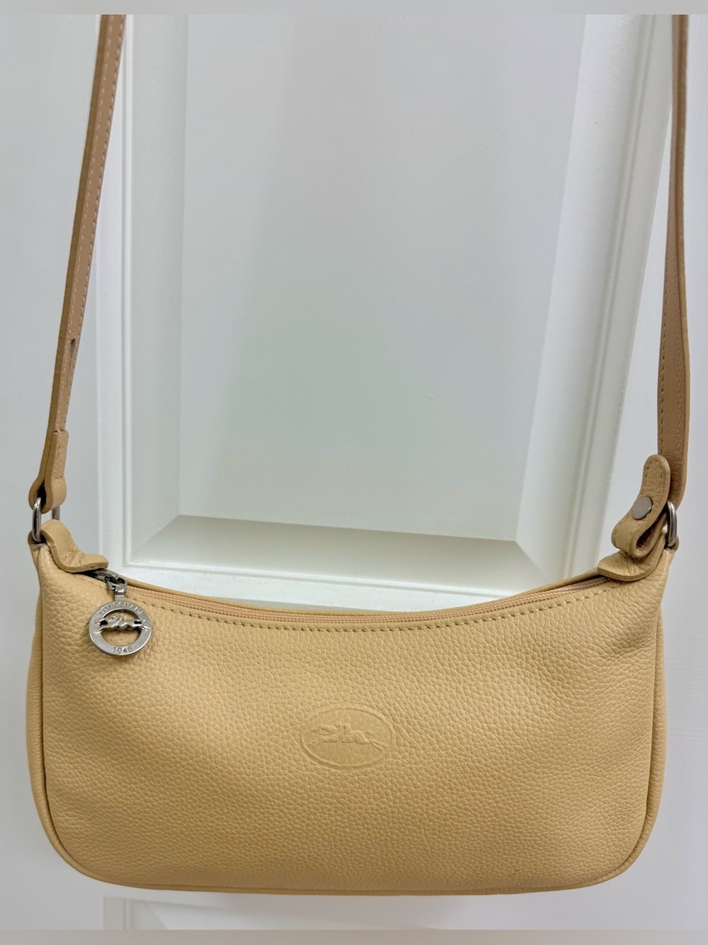 LONGCHAMP Vintage Y2K Beige Pebbled Leather Baguette Crossbody Made In France